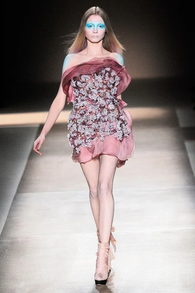 Look 18